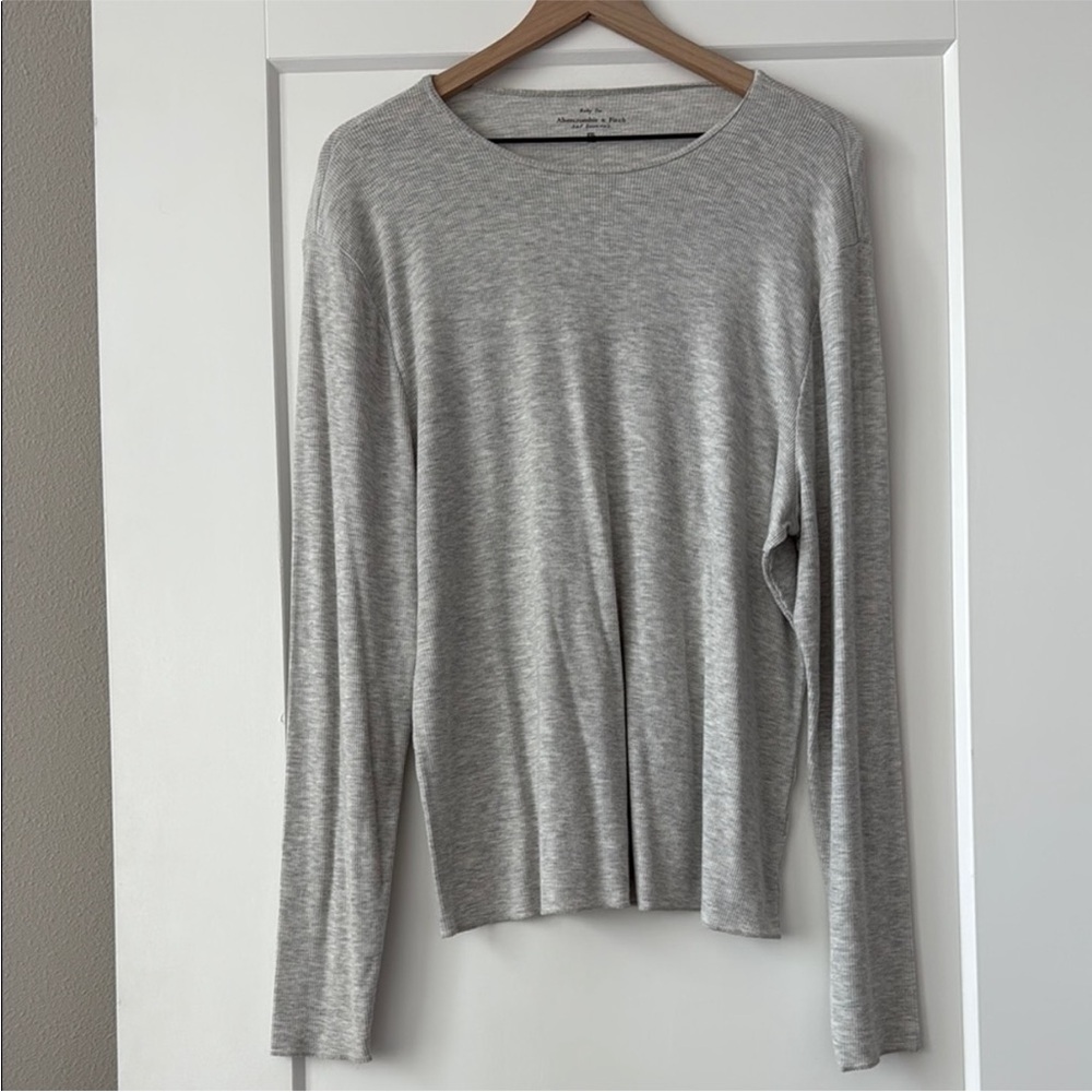 Abercrombie & Fitch Ribbed Long
Sleeve Baby Tee